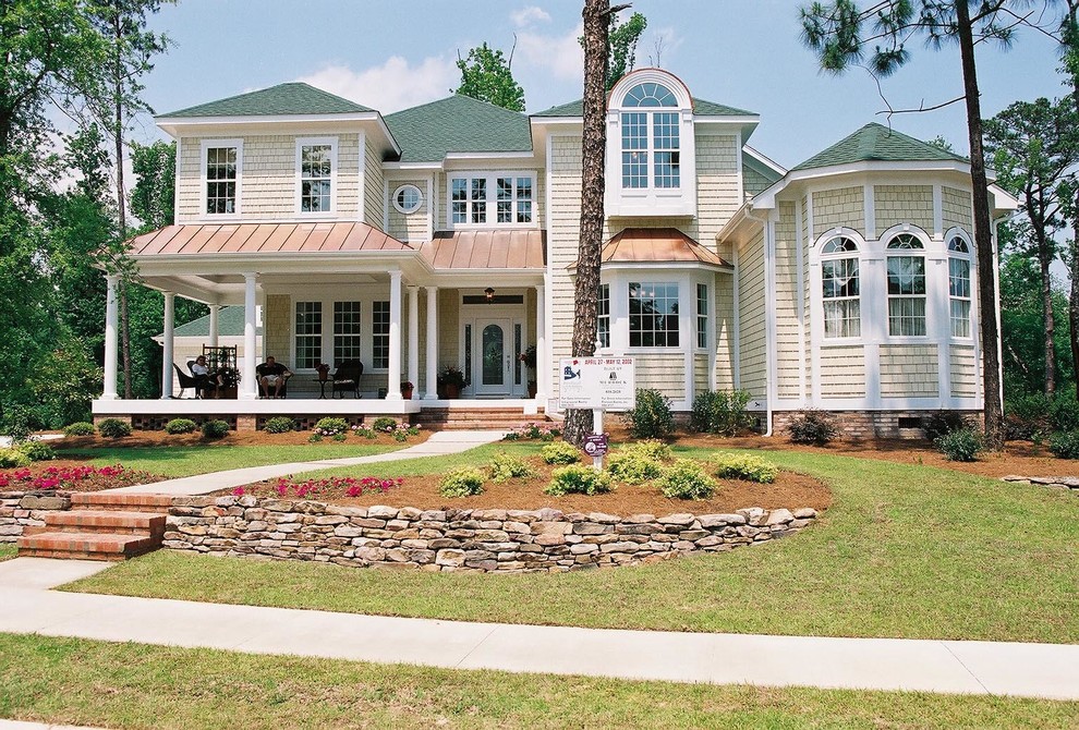 Inspiration for a timeless exterior home remodel in Wilmington