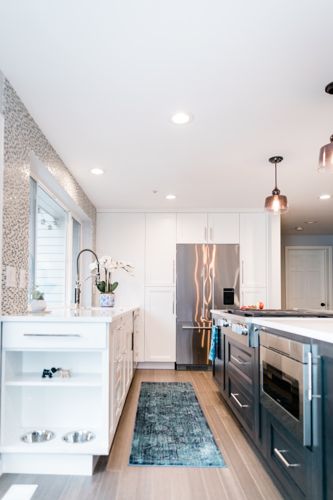 Transitional kitchen photo in Seattle