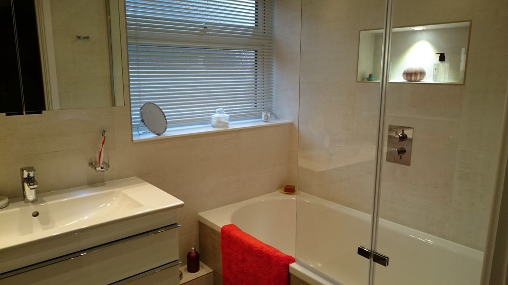 Design ideas for a mid-sized contemporary bathroom in Hertfordshire.