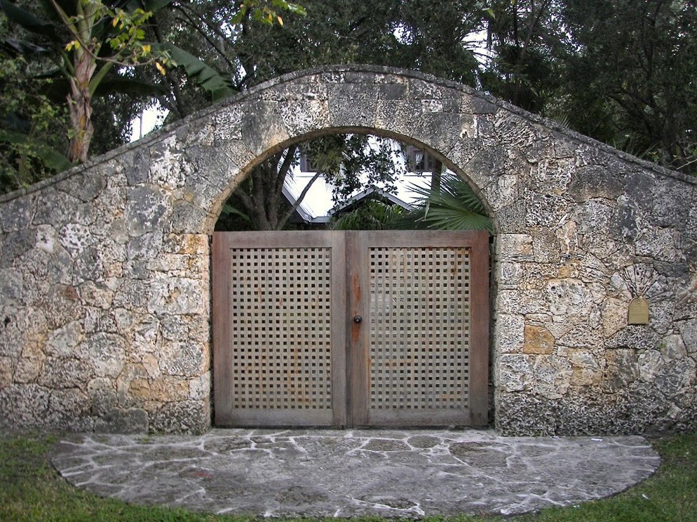Inspiration for a transitional stone landscaping in Miami.