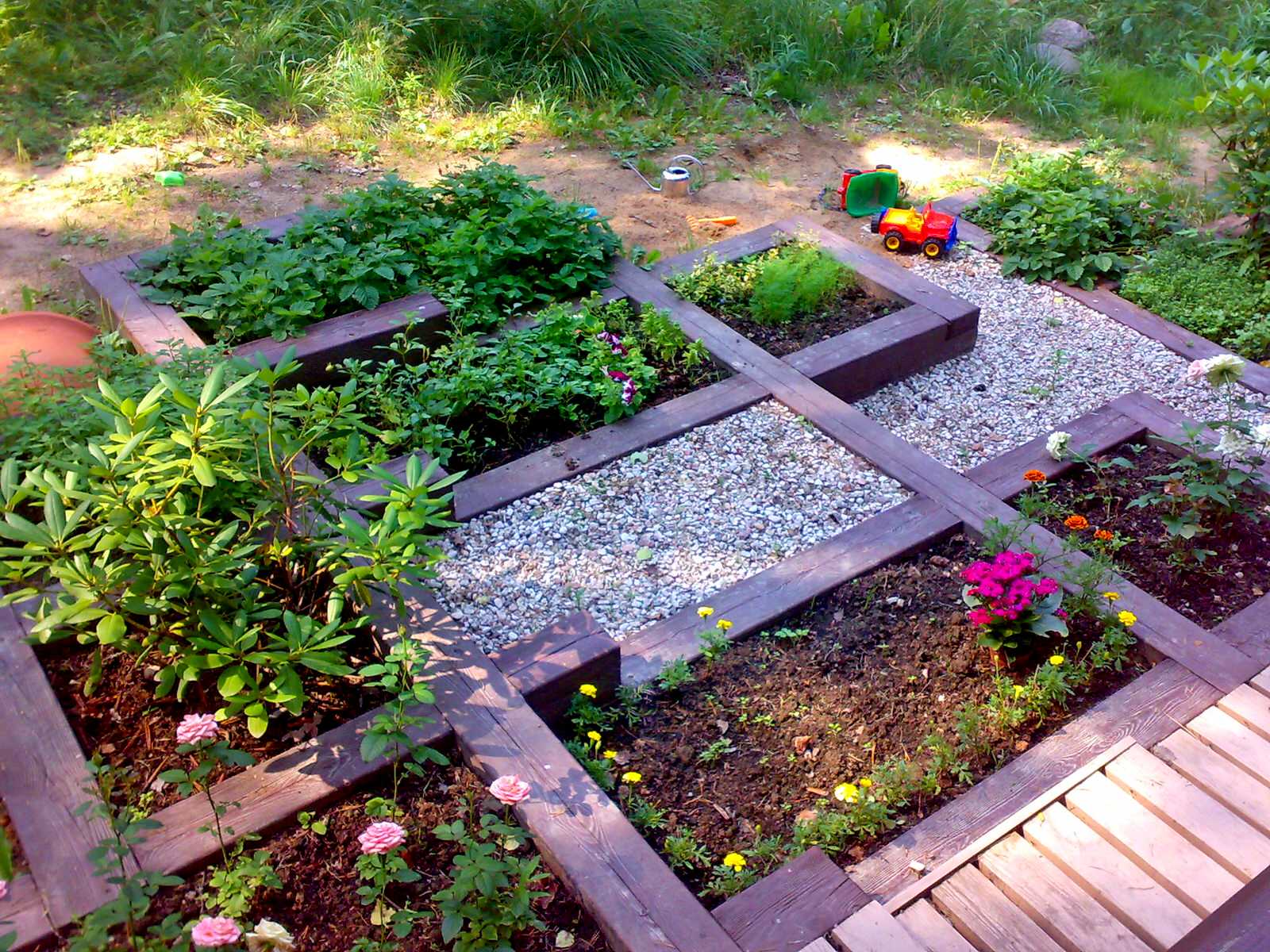 Сад с японским влиянием