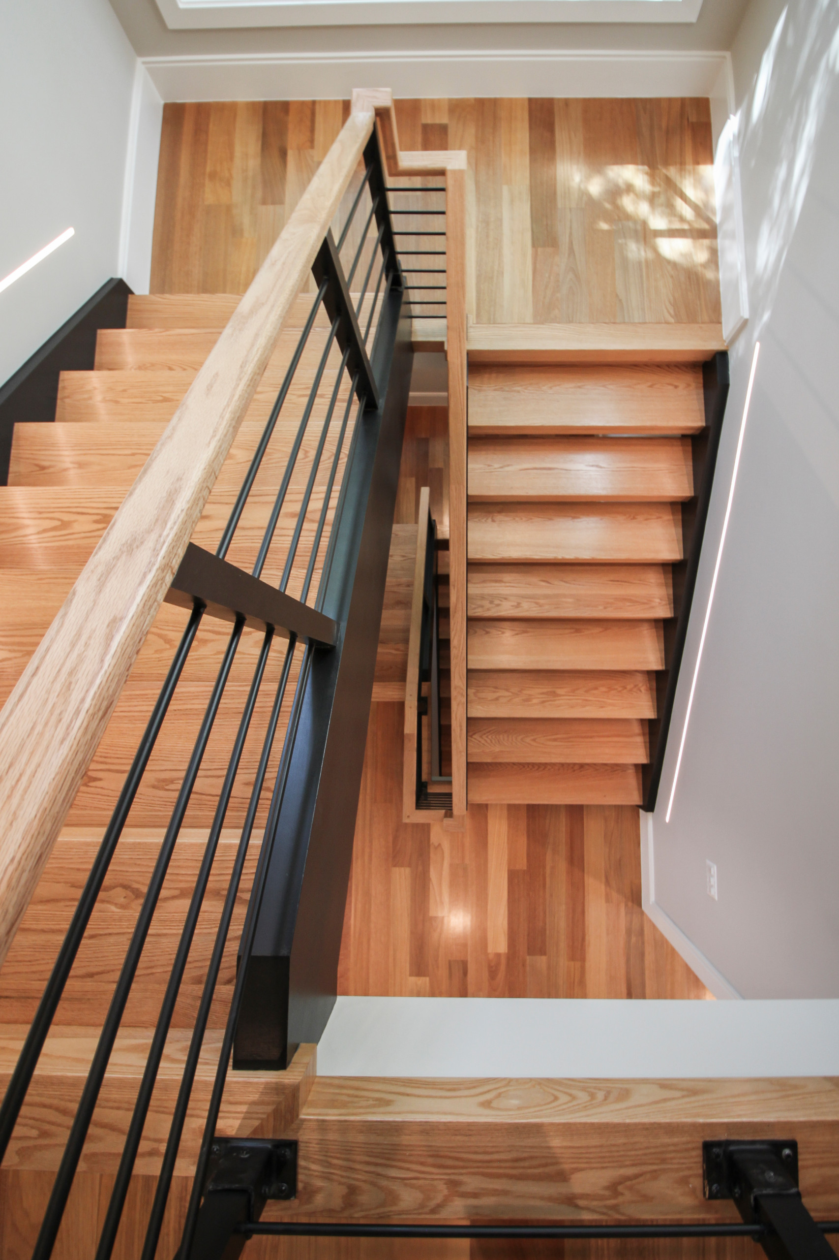 Project #73 | Bold Modern Staircase with Integrated Lighting