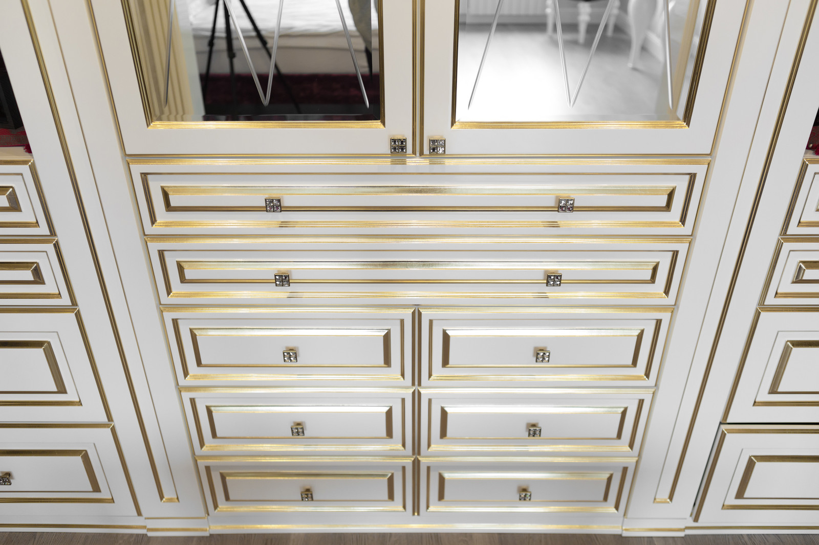 Дом с дворцовой роскошью.