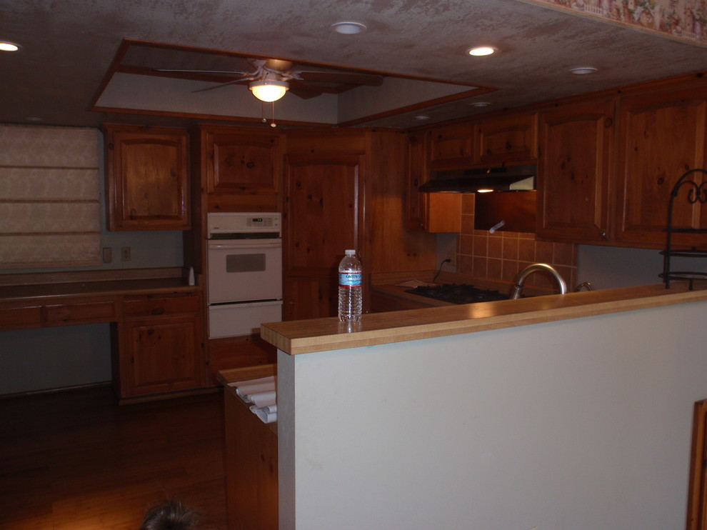 What wall color would go with knotty pine