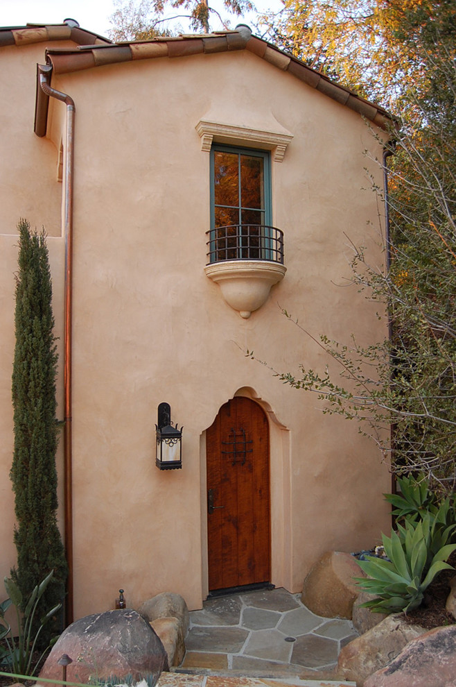 Inspiration for a mediterranean entryway in Santa Barbara.