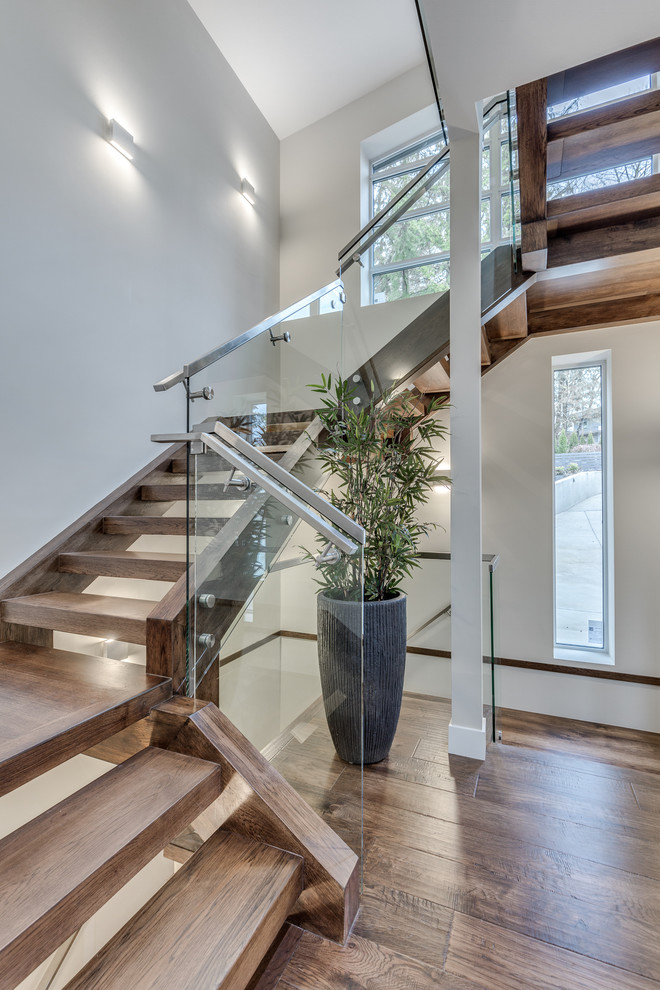 Photo of a contemporary staircase in Vancouver.