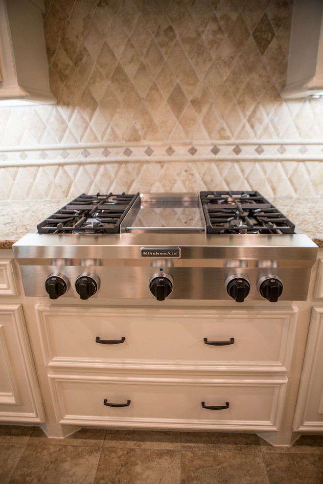 Example of a mountain style kitchen design in Houston