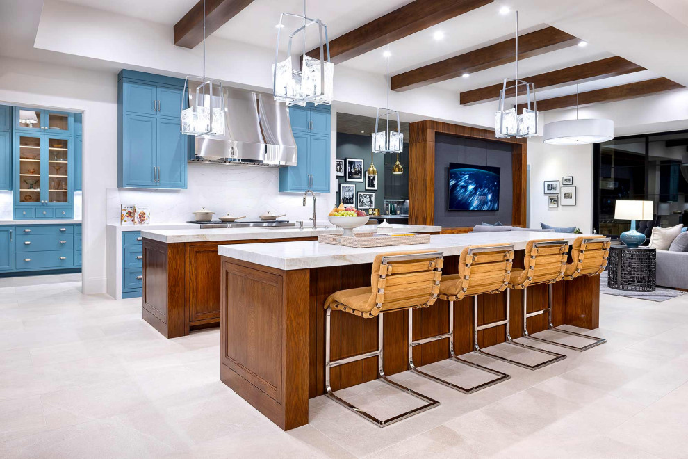 Transitional kitchen photo in Austin