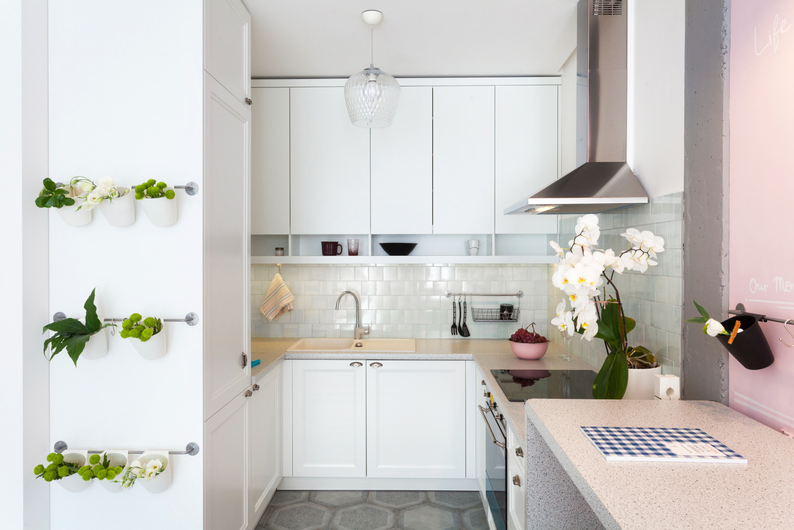 "Девичья Нора" или "Легко быть Девочкой"