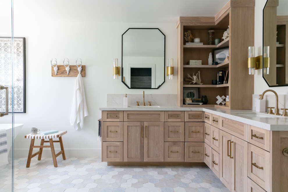 Inspiration for a coastal home design remodel in Orange County