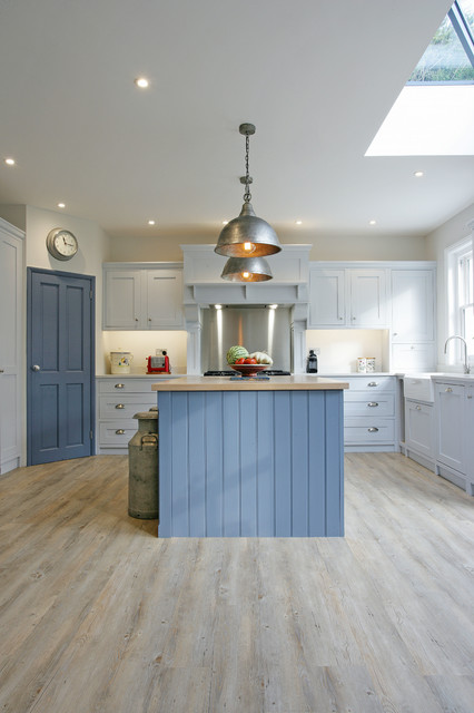 The Riverside - a bespoke Shere Kitchen traditional-kitchen