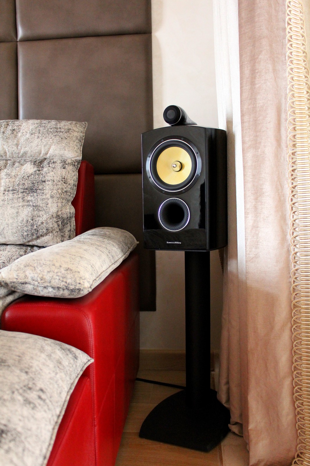 "Домашний Кинотеатр" в поселке "Павловская Слобода", загородный дом - 1 383 м.кв