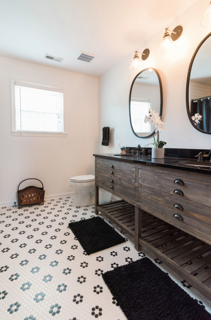 Farmhouse Bathroom