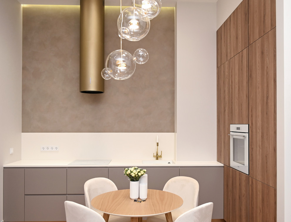 Реализация ЖК "Болконский", квартира с потолками 3,6 метра.