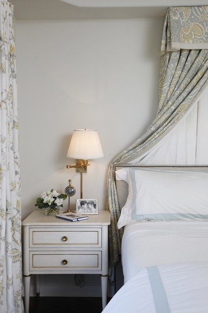 Amanda Dr - Studio City classico-camera-da-letto