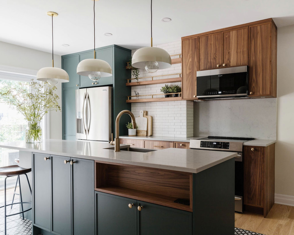 Design ideas for a midcentury kitchen in Montreal.