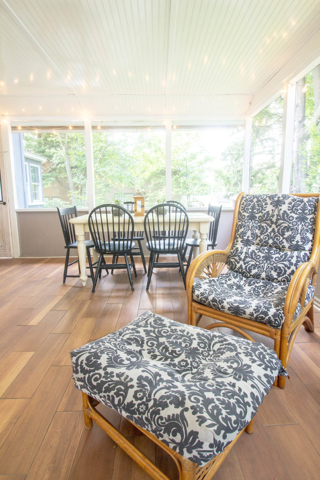 Cottage sunroom photo in New York