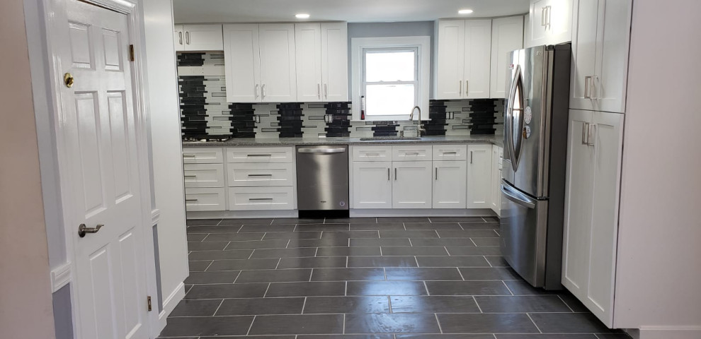 Kitchen - transitional kitchen idea
