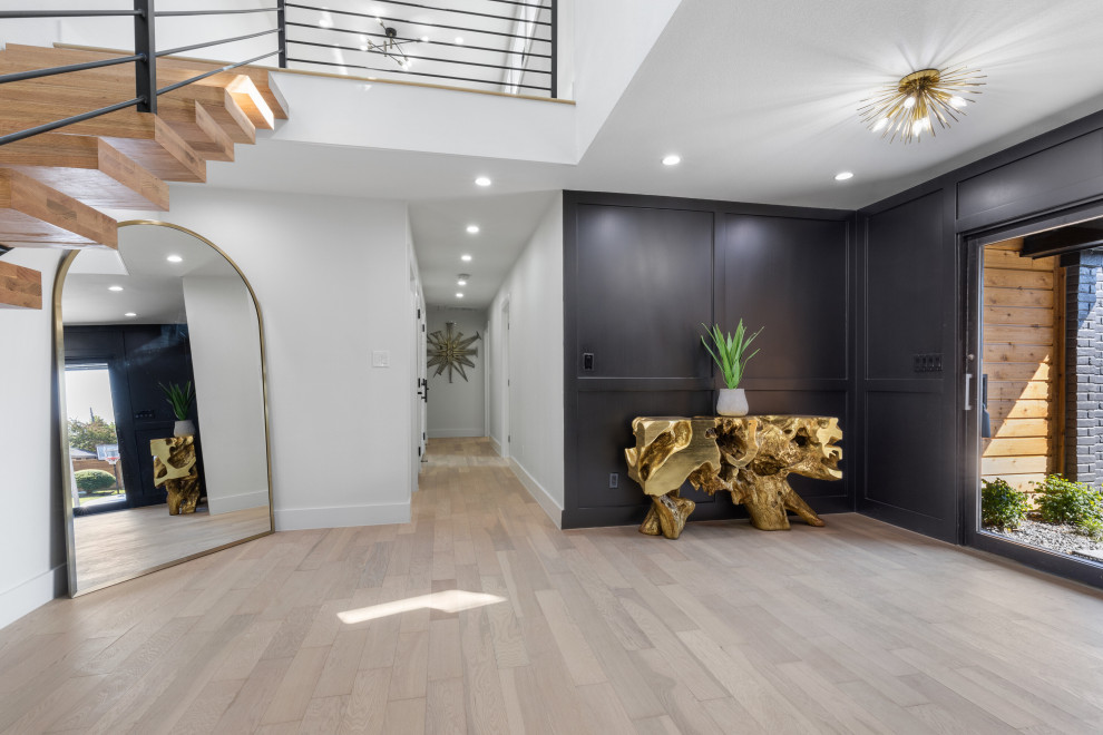 Inspiration for a transitional entryway remodel in Dallas