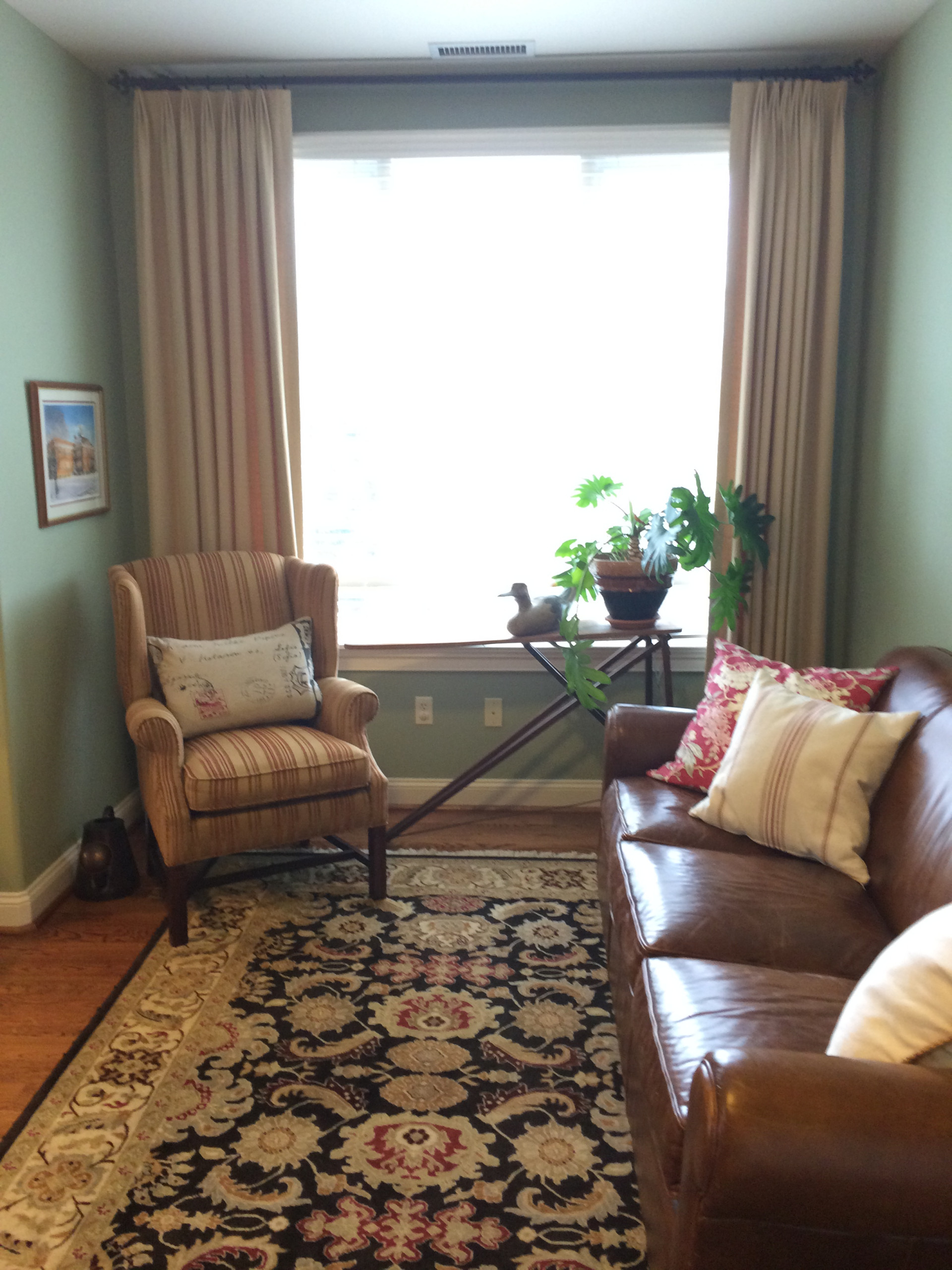 Guest Suite-Sitting Area