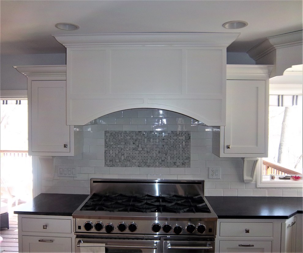 Inspiration for a transitional kitchen remodel in New York