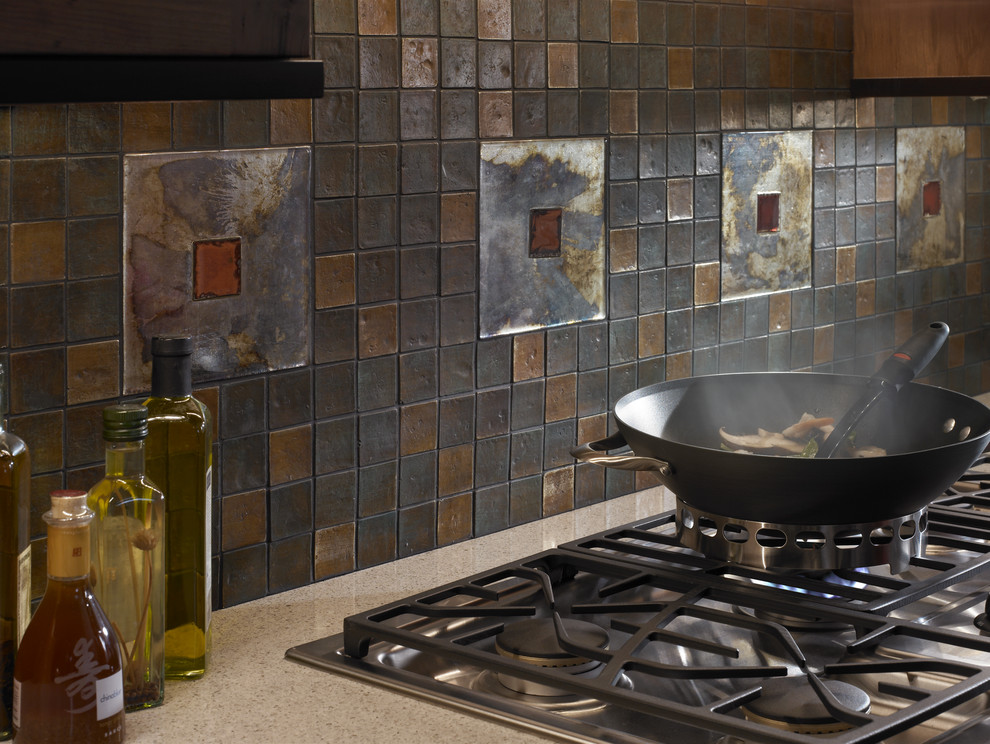 Kitchen - rustic kitchen idea in Milwaukee