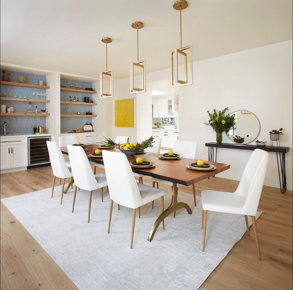 Design ideas for a traditional dining room in San Francisco.