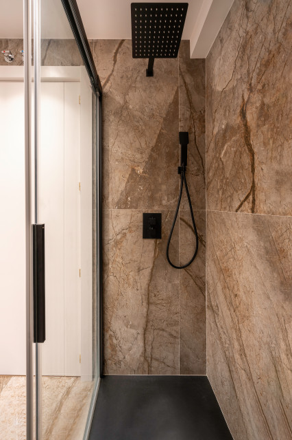 Ba&ntilde;o. contemporary-bathroom