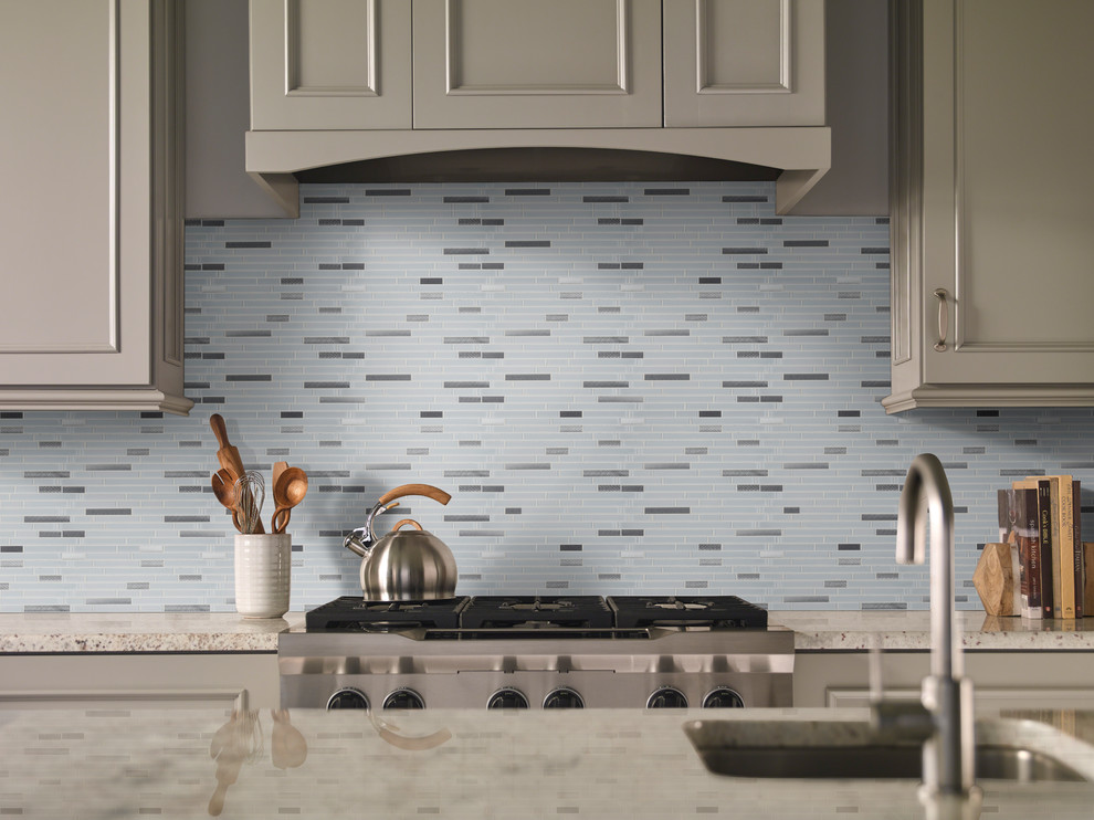 Kitchen - transitional kitchen idea in Orange County