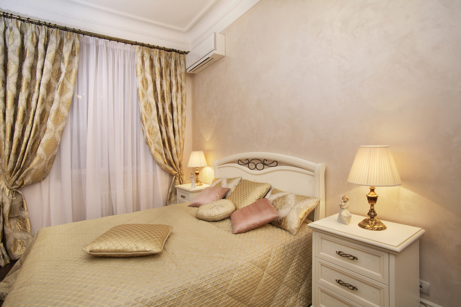 Элегантная классика (3-х комн. квартира в сталинке)