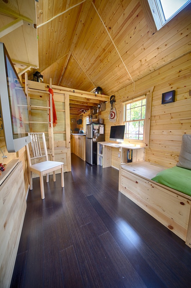 Mountain style living room photo in Seattle