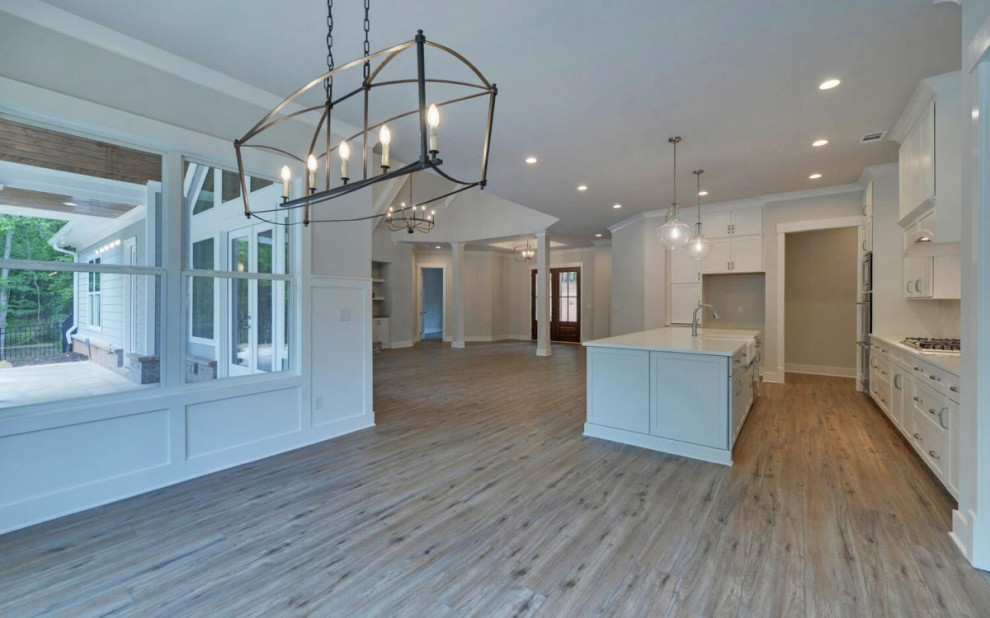 Example of a transitional home design design in Atlanta