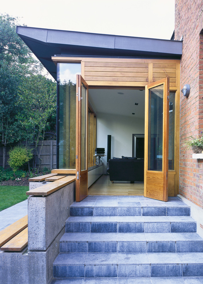 Inspiration for a mid-sized contemporary exterior in London.