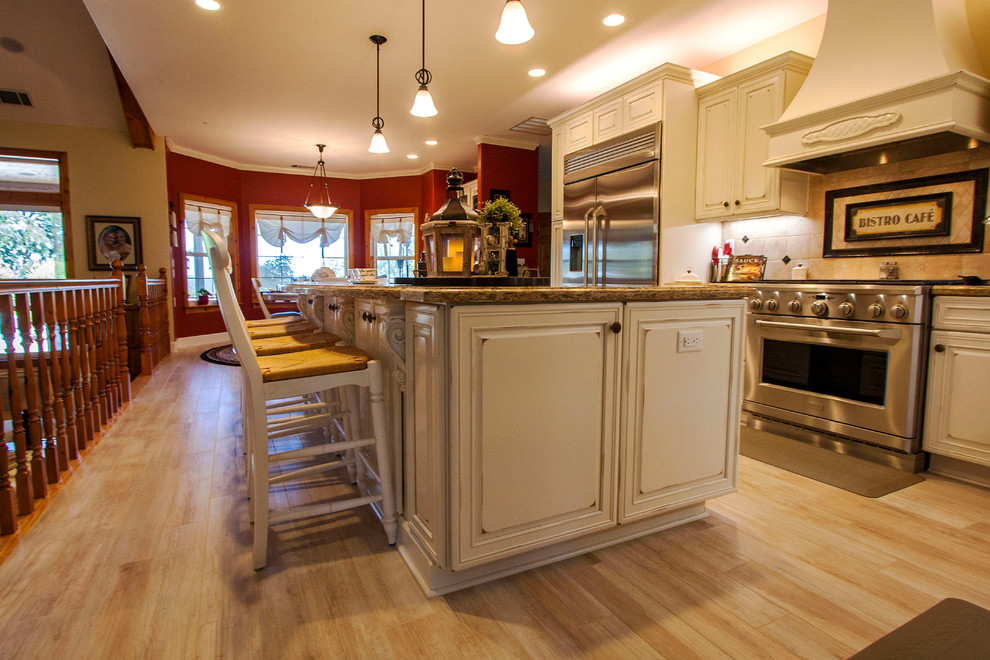 Home design - rustic home design idea in Sacramento