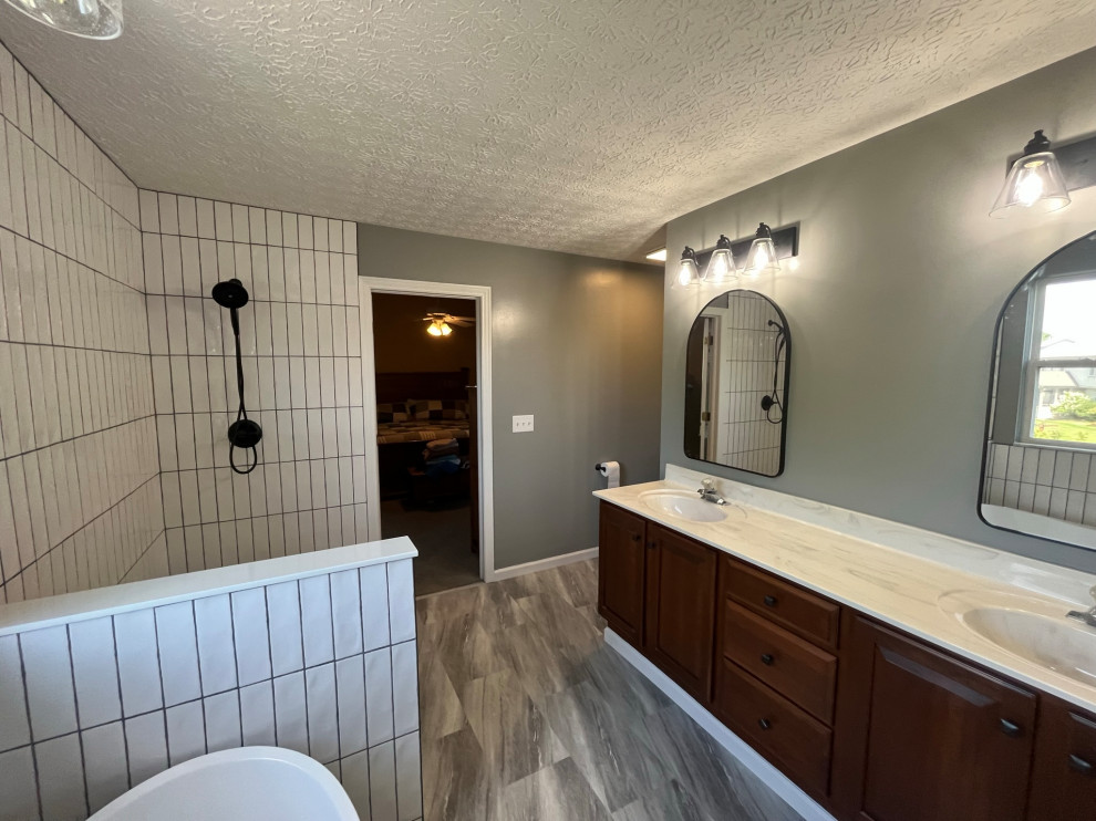 Vertically stacked tile