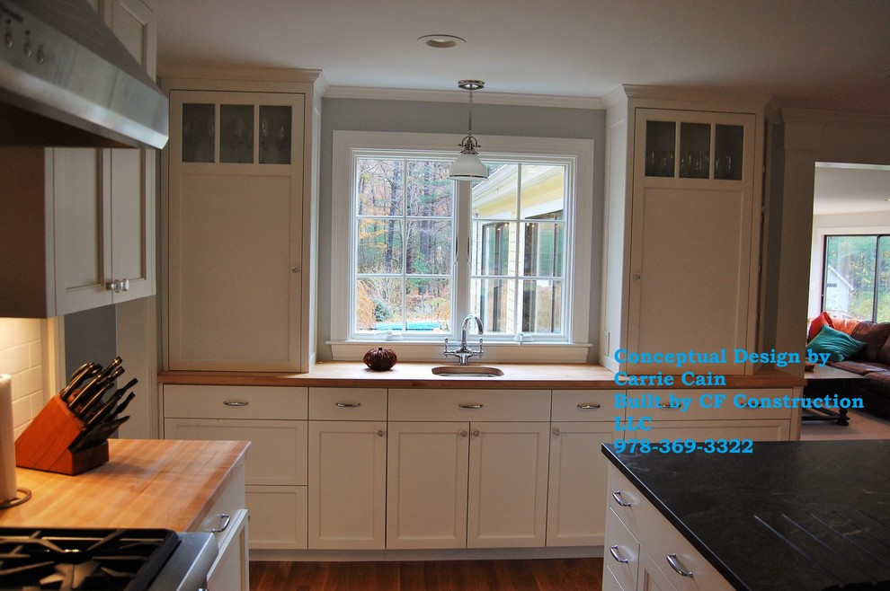 Example of a transitional kitchen design in Boston