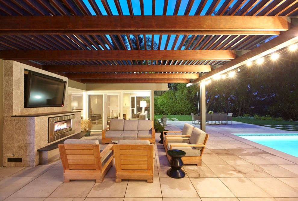 Transitional patio in San Francisco.