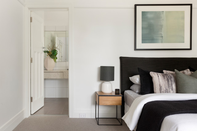Como St bedroom