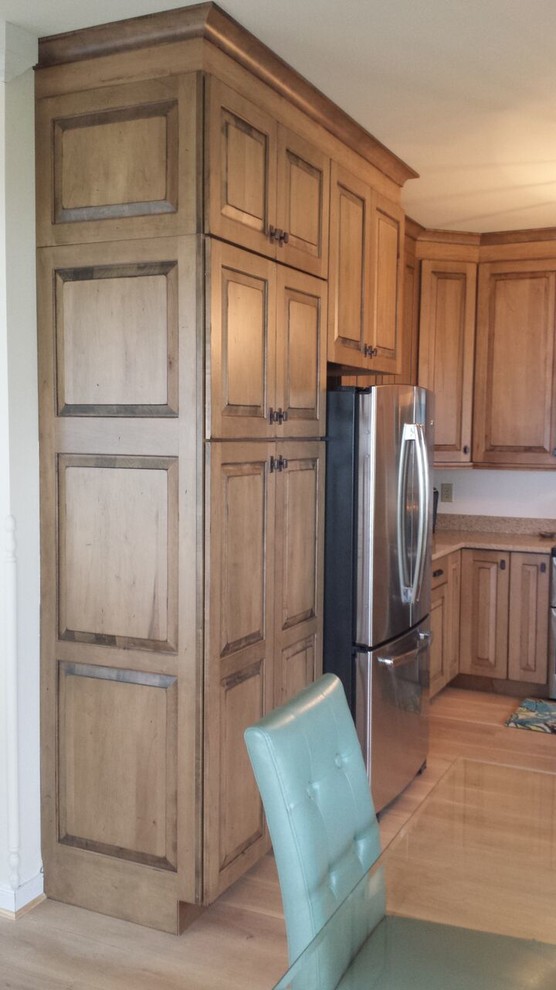 Inspiration for a transitional kitchen remodel in Richmond