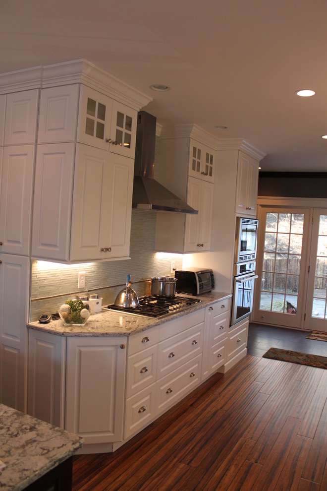 Photo of a mid-sized traditional kitchen in Boston.