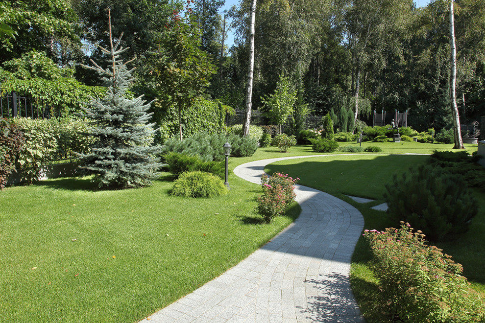 Inspiration for a contemporary garden in Moscow.