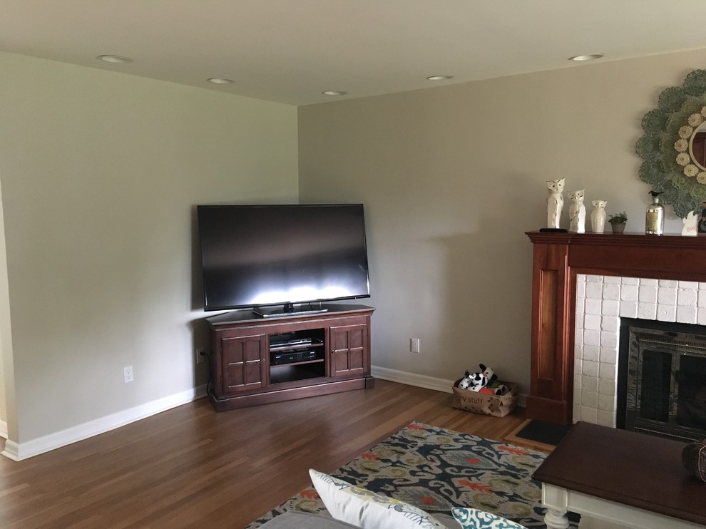 How do I decorate around this corner tv unit?