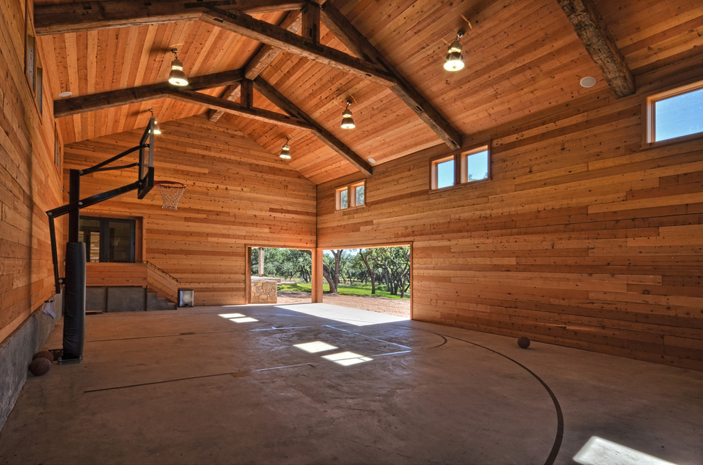 Country home gym in Austin.