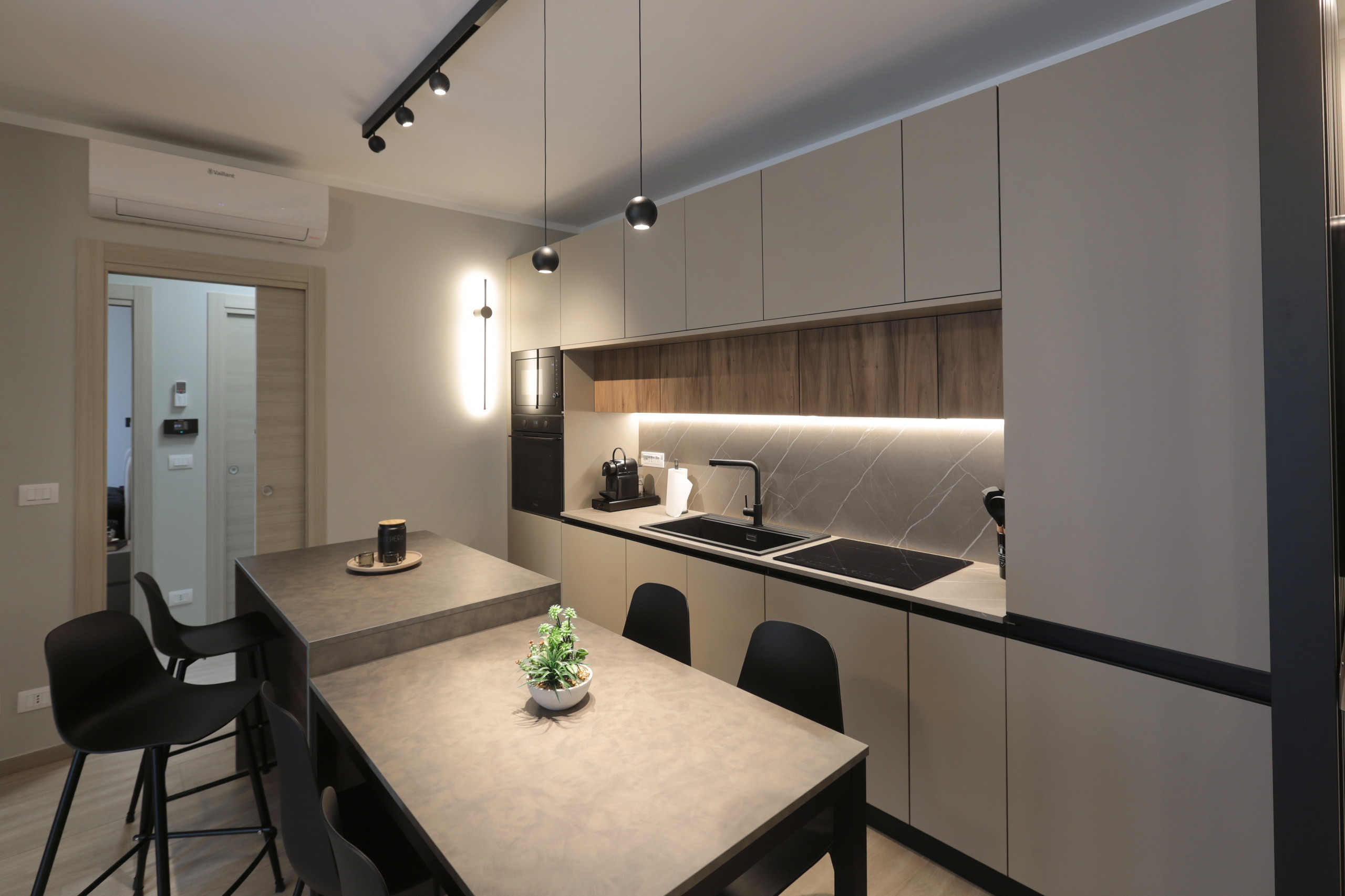 LA CASA  MODERNA & SOFT INDUSTRIAL