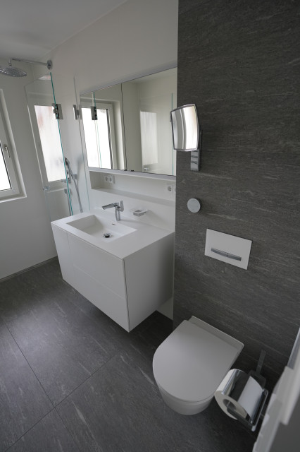 Aus einem Badezimmer wird ein Duschbad der extra Klasse modern-bathroom