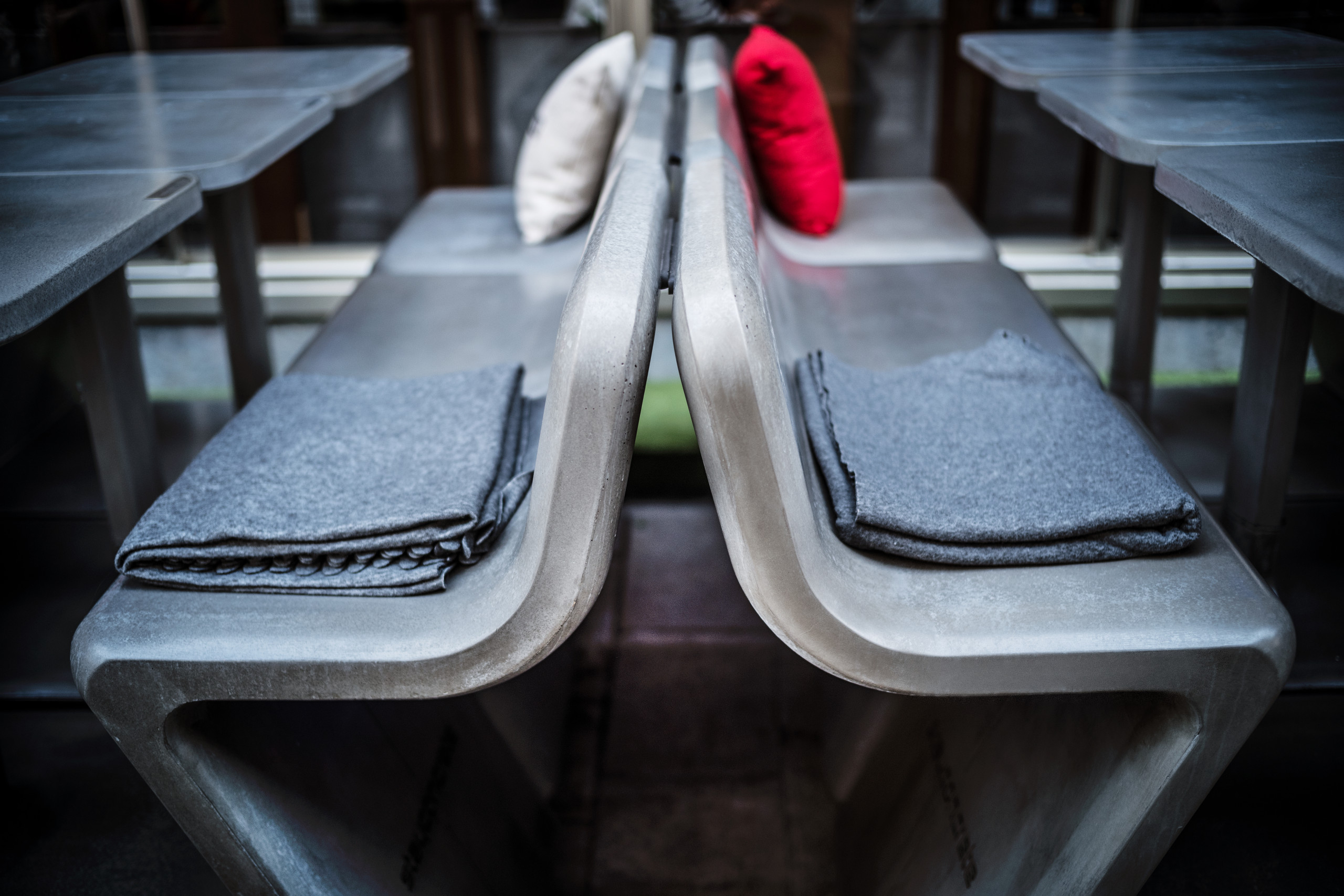 beton_heated benches