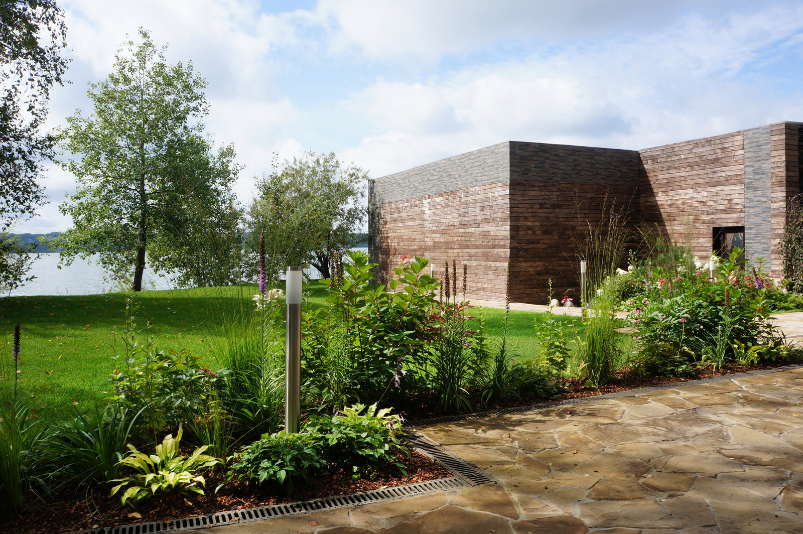 Усадьба на берегу залива