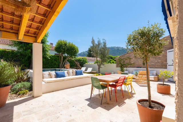 Oasis balinais mediterranean-courtyard