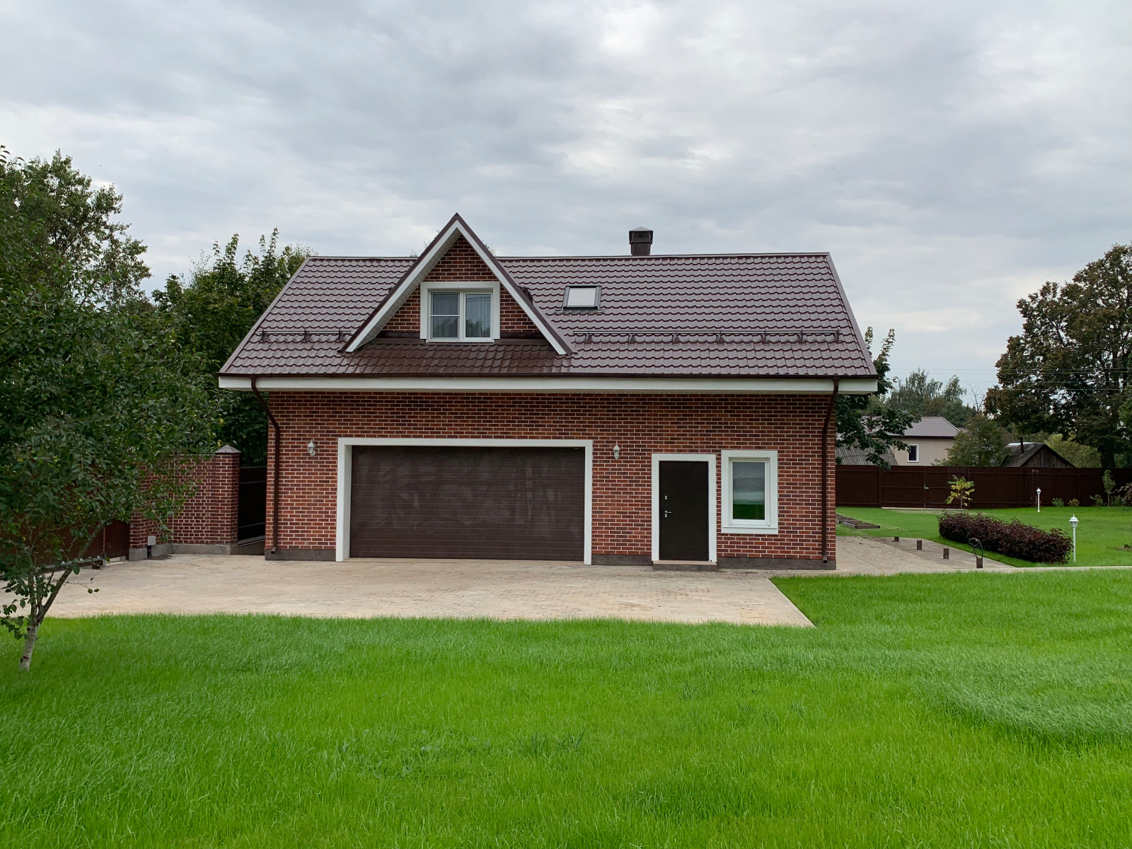 Гостевой дом с гаражом в д.Рождествено