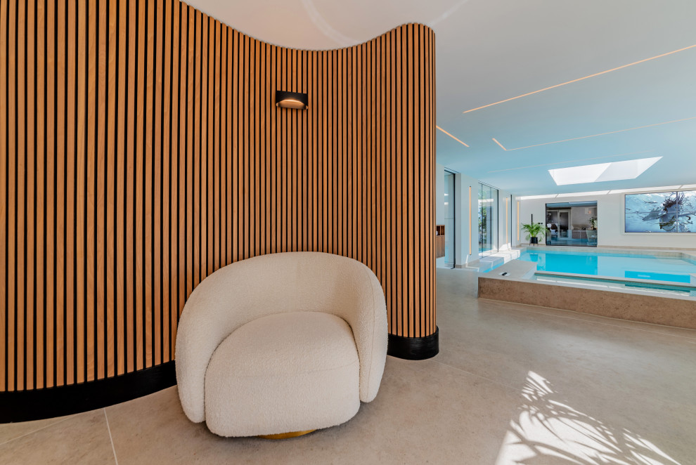Свежая идея для дизайна: большой бассейн в современном стиле с домиком у бассейна - отличное фото интерьера